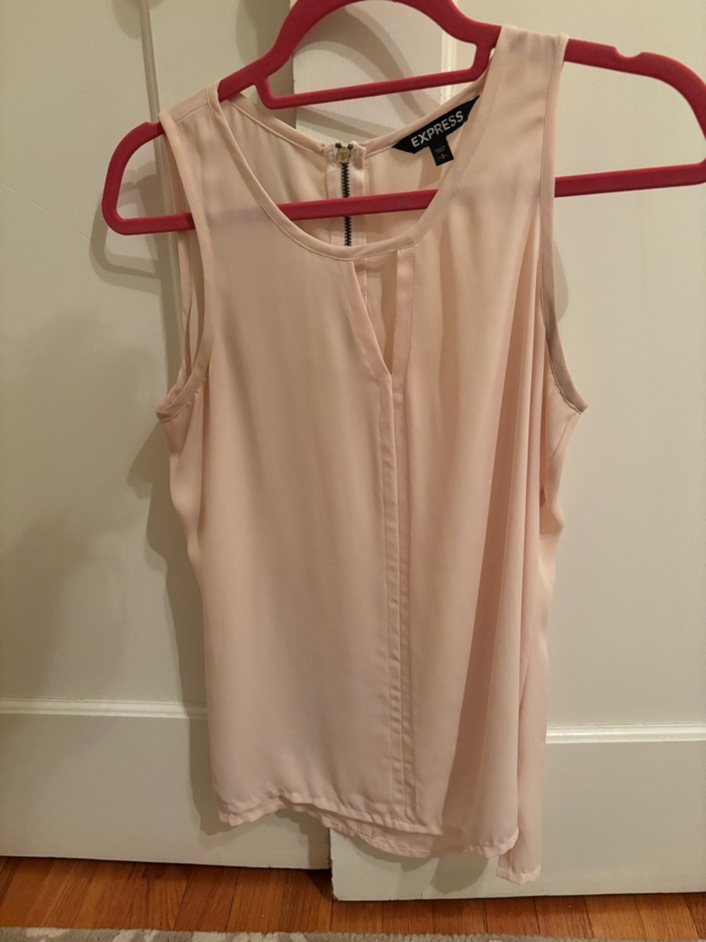 Express Women's Sleeveless Blouse in Pale Pink